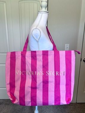 NWT Victoria's Secret Large PinkStripe Zipper Canvas Weekender Tote & Wristlet